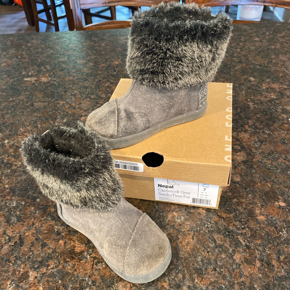 Baby TOMS boots